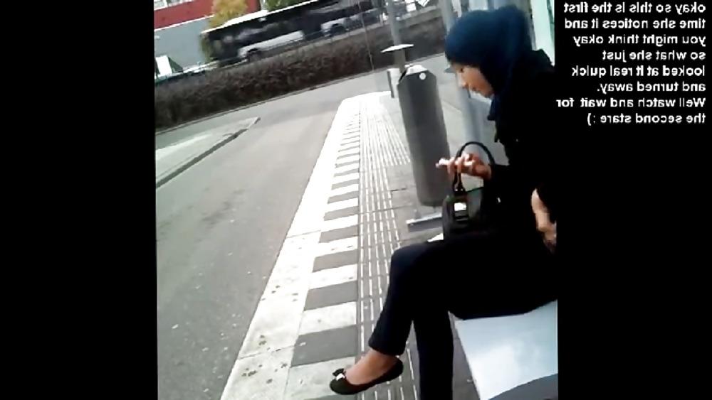 25P Bulge flash Arab girl
