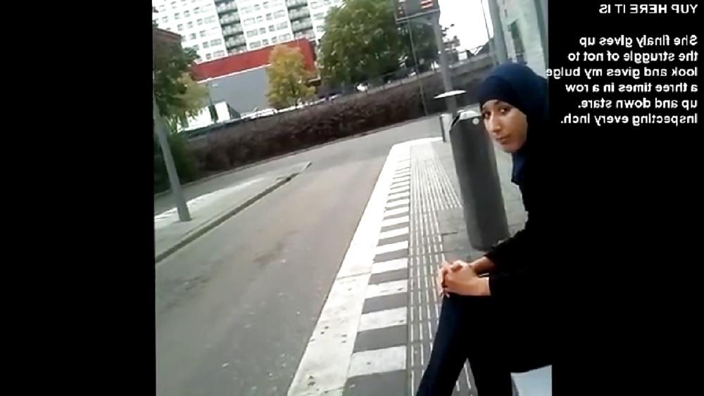 25P Bulge flash Arab girl