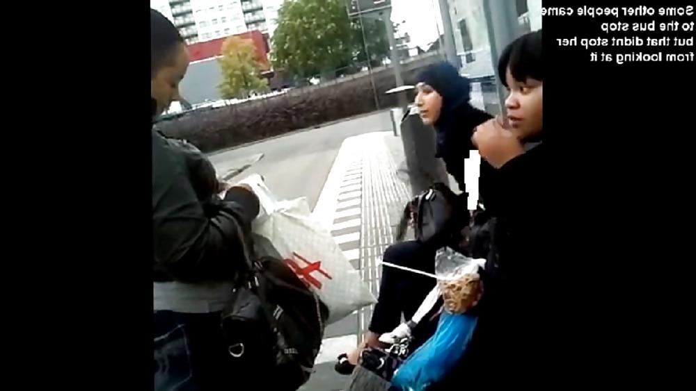 25P Bulge flash Arab girl