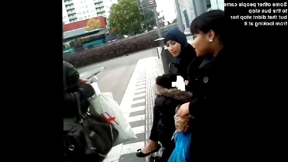 25P Bulge flash Arab girl