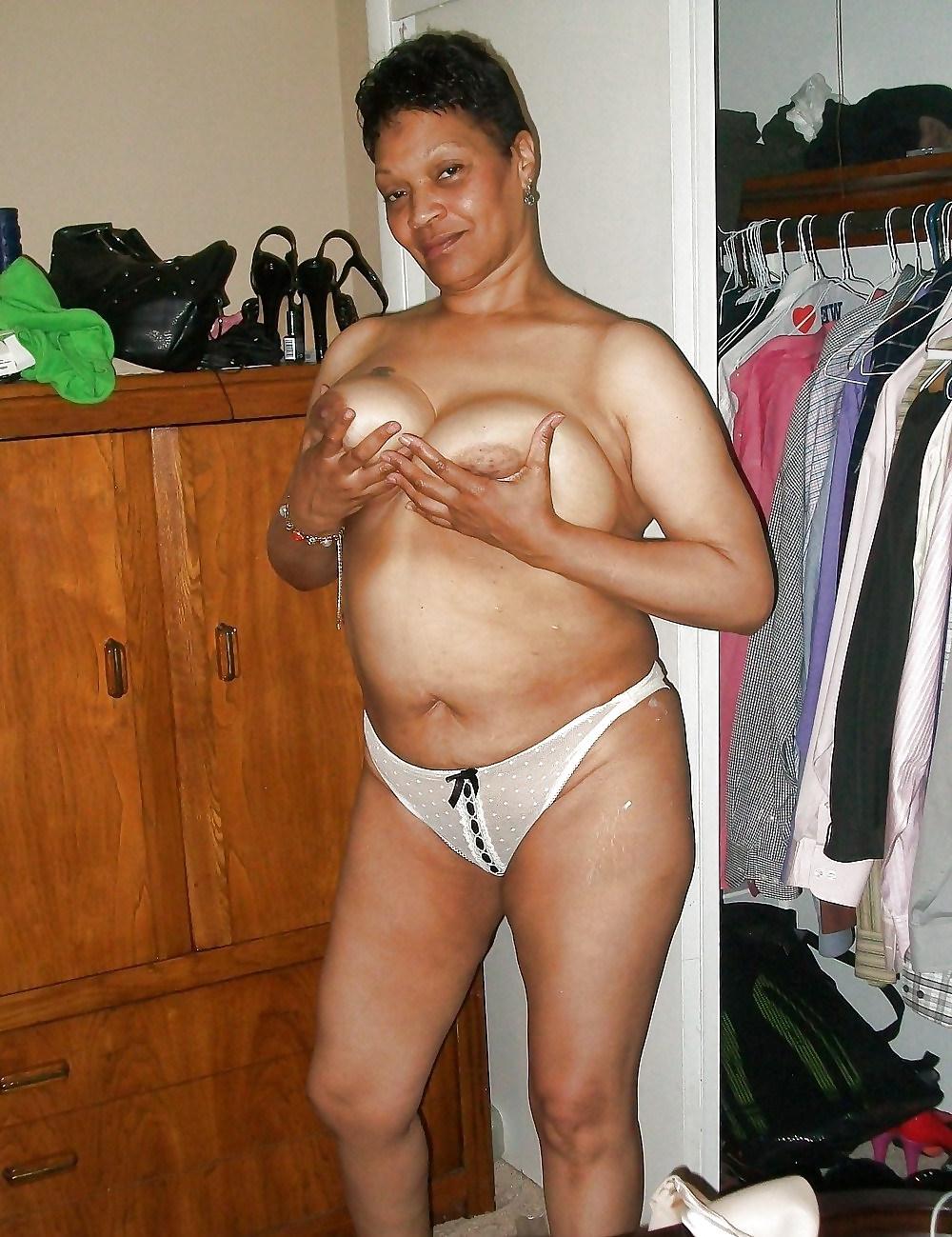 22P GROWN WOMAN EDITION VOL.102