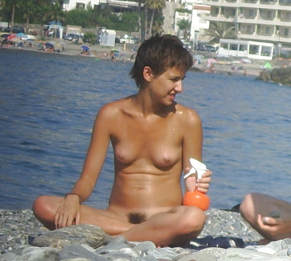 20P Naked beach 37.