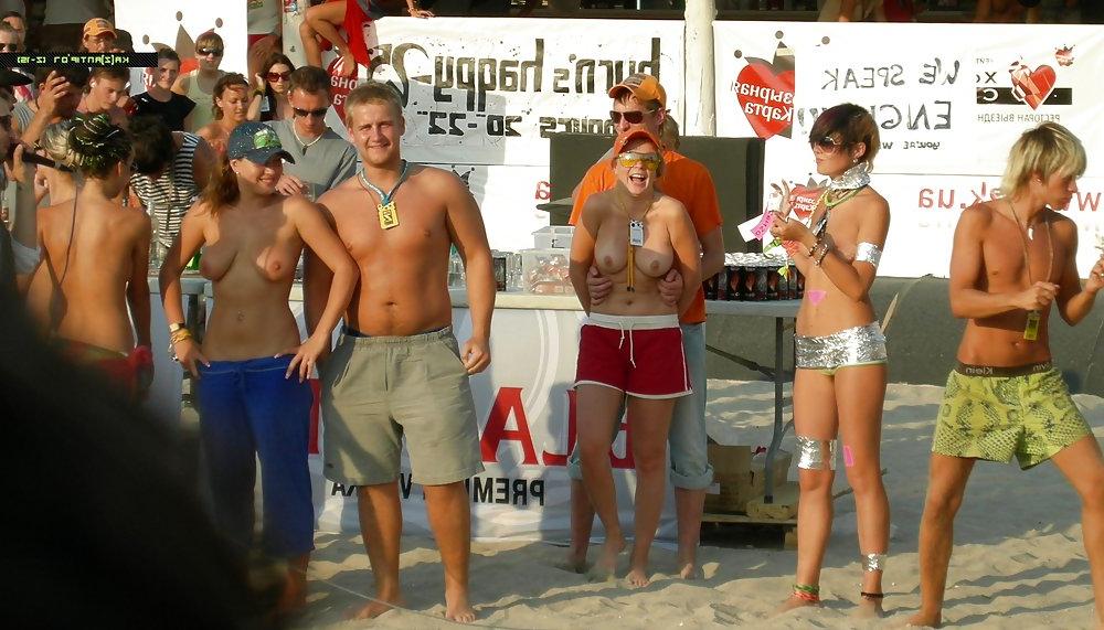 20P Naked beach 39.