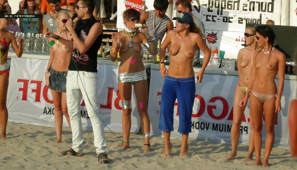 20P Naked beach 39.