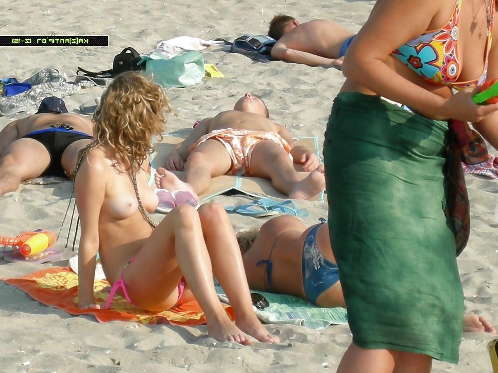 20P Naked beach 39.