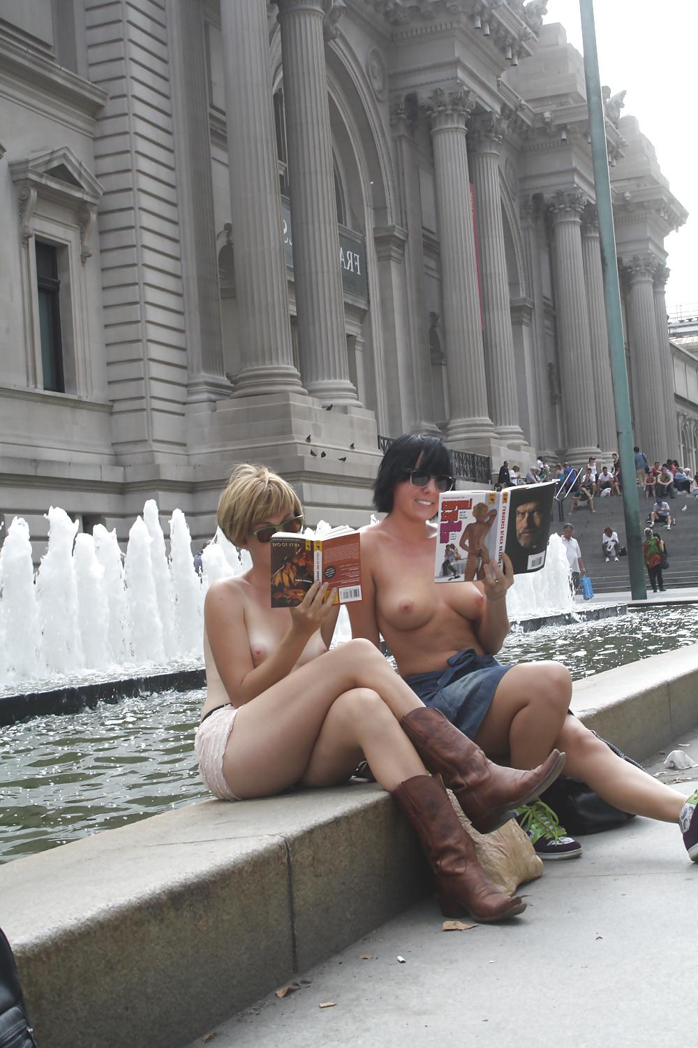 21P Flashing girls