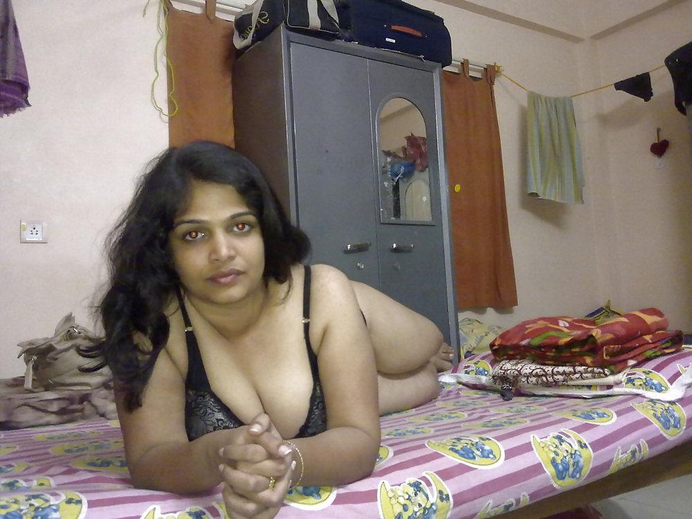 25P Hot Indian MILF