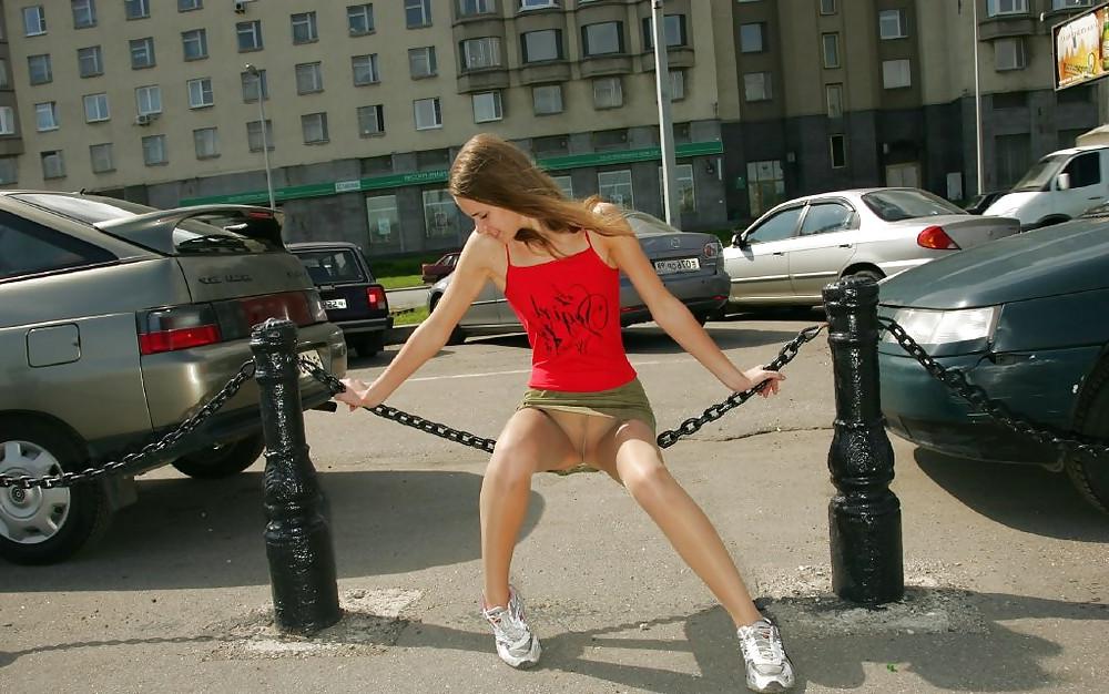 25P Upskirt, pussy flashing, public.