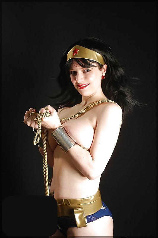 25P Cosplay wonder woman