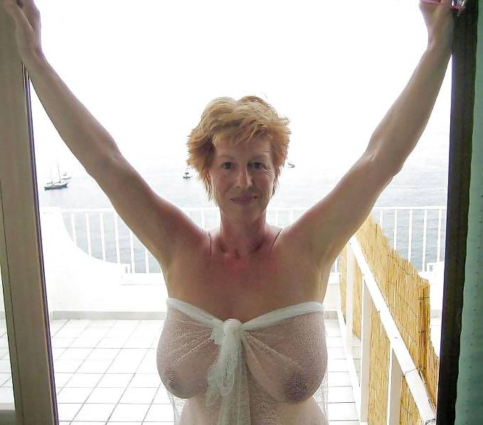 19P Mature Hairy Woman