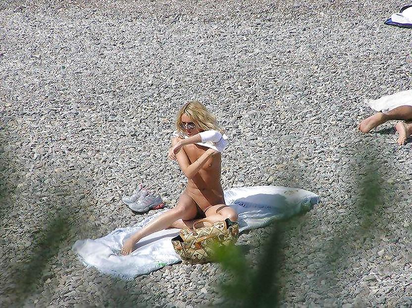 25P Nudist Beach Fun