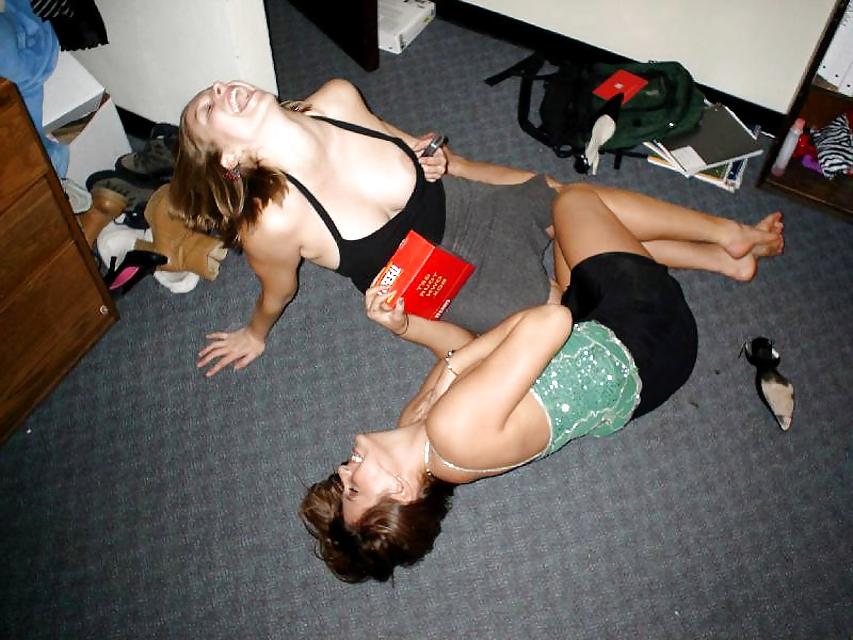 25P Party girls flashing boobs pt2