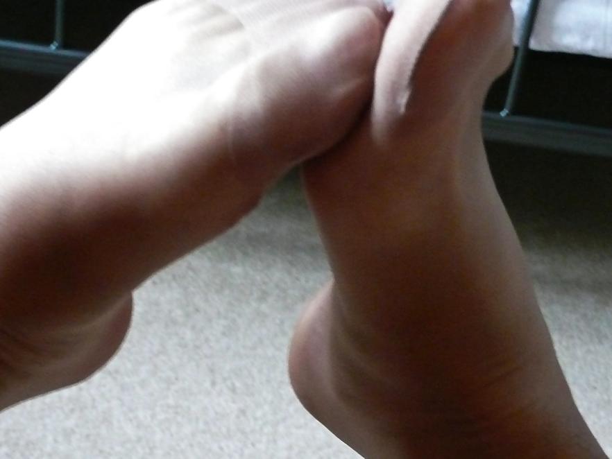 25P SarahJaneUKCd - Shiny Nylons and Pink Panties