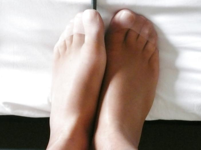 25P SarahJaneUKCd - Shiny Nylons and Pink Panties