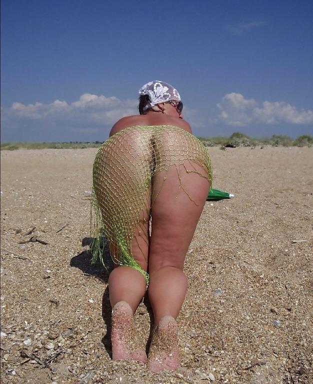 25P Mature women on the beach - 16
