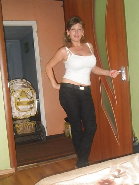 14P Busty Russian Woman 810