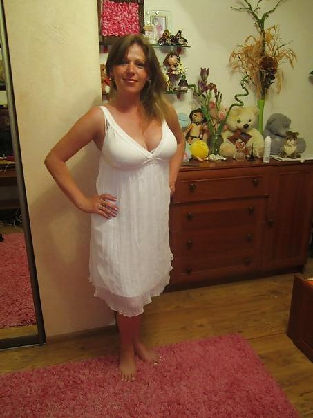 14P Busty Russian Woman 810