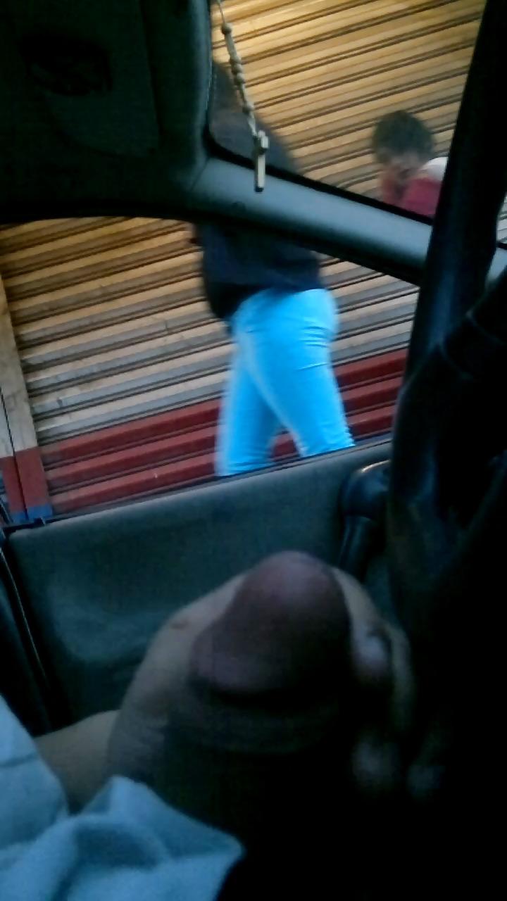 15P Flashing, exhibicionismo, mostrando el pene en la calle 3