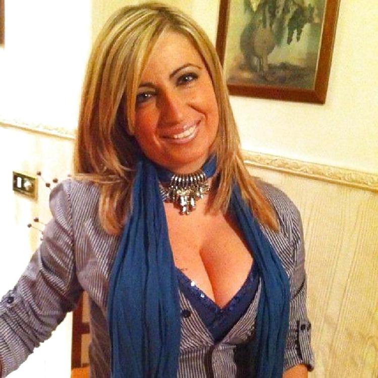 25P Italian milf: sandra