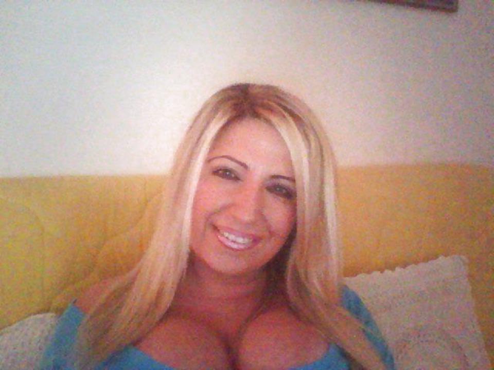 25P Italian milf: sandra