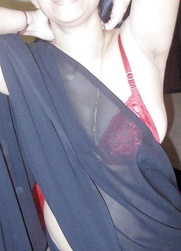 25P Indian women saree