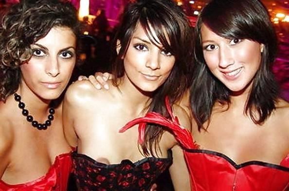25P Boob Flash