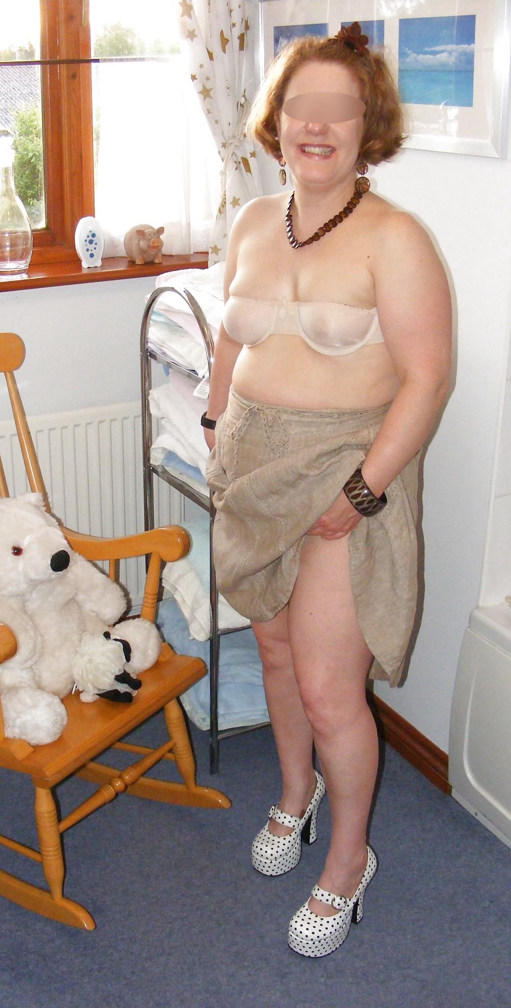 25P Slutty secretary in polka dot platforms