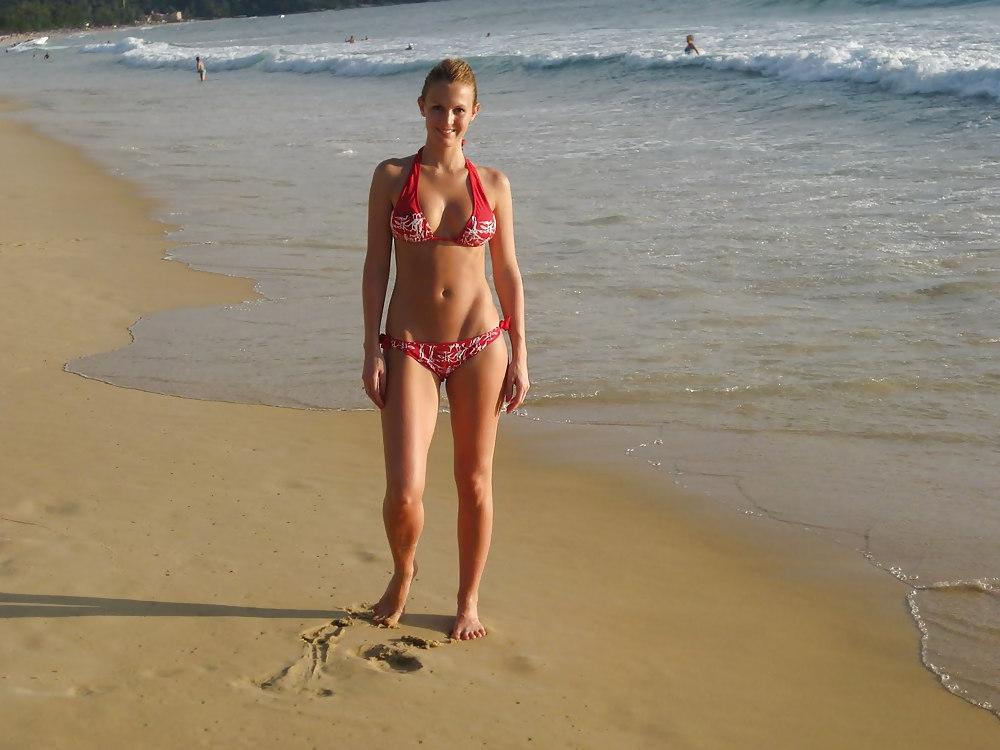 5P Szilvipunci on the beach
