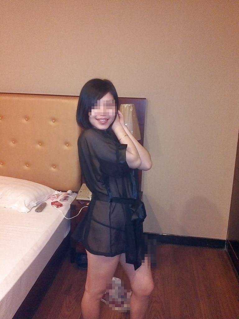 11P Chinese milf in black lingerie