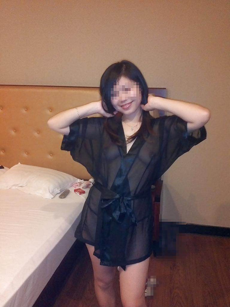 11P Chinese milf in black lingerie