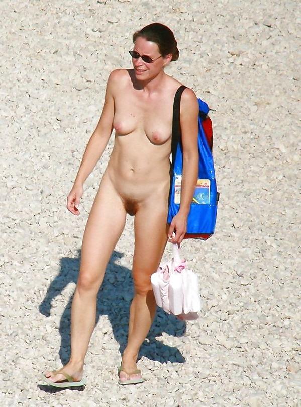 25P Nude Beach Girls