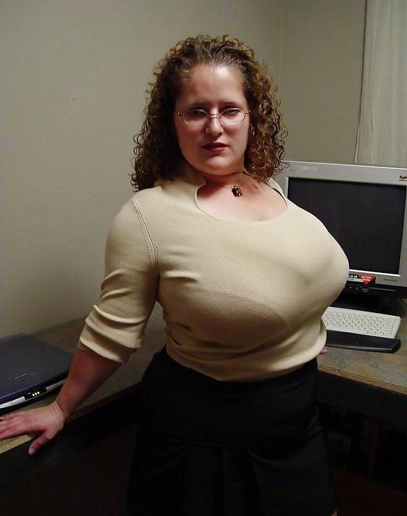 22P Busty Secretary