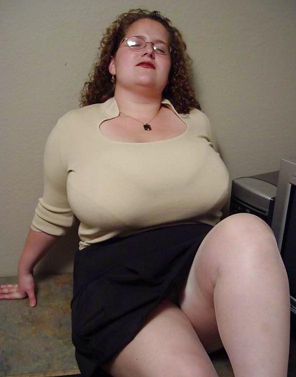22P Busty Secretary