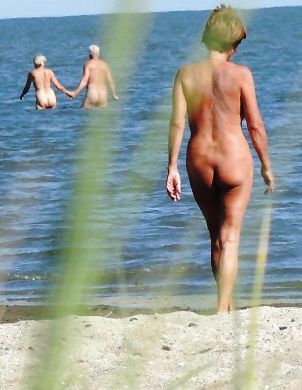 24P Horny sluts nude beach is secretly