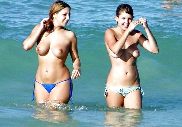 20P Naked beach 43.