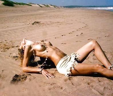 11P Mature beauty at nudist beach