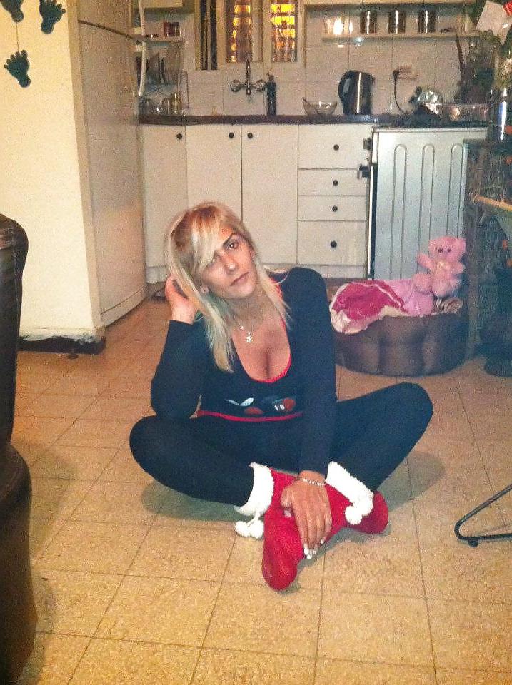 19P Israeli woman: dafna