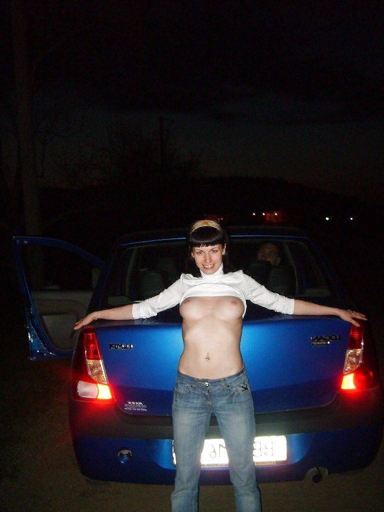 25P Tits Flash