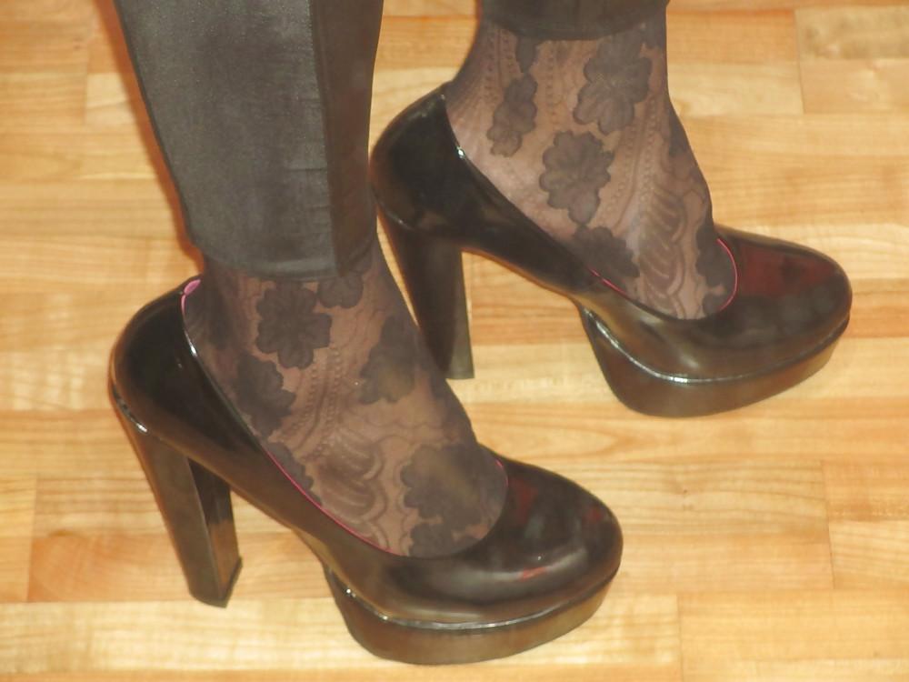 15P More High Heels, Nylons and Sperm