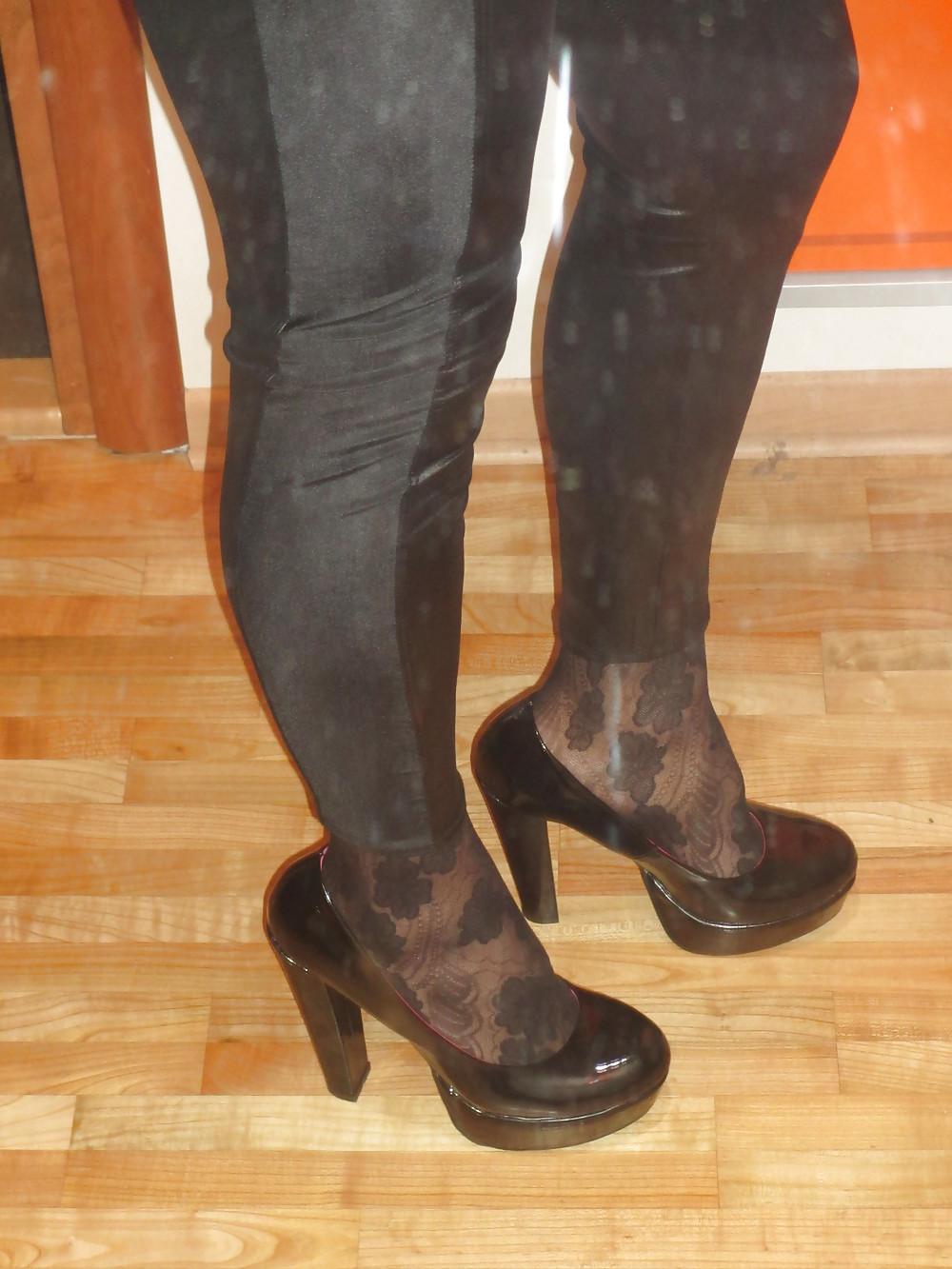 15P More High Heels, Nylons and Sperm