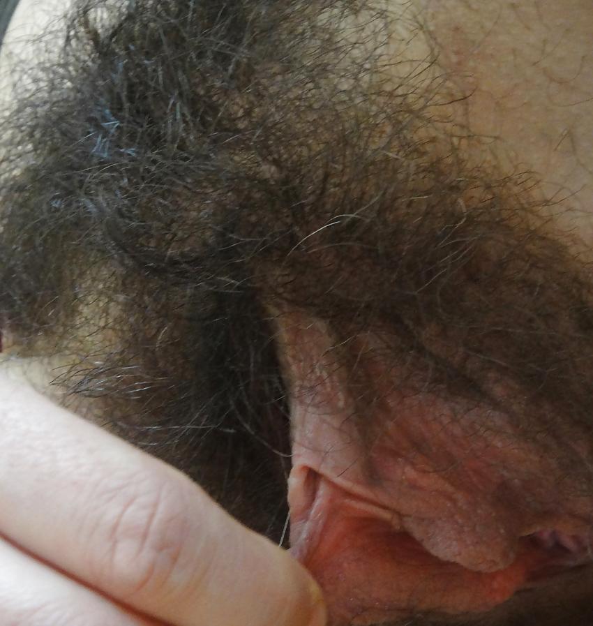 5P Huge close-ups of my hairy pussy