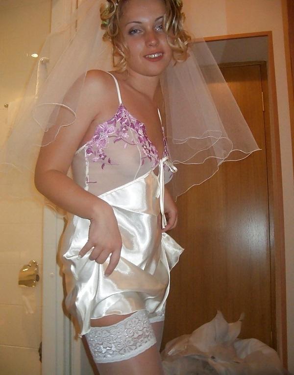 13P Blond woman needs honeymoon fuck
