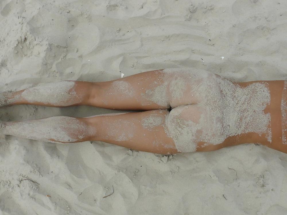 8P Beach girl