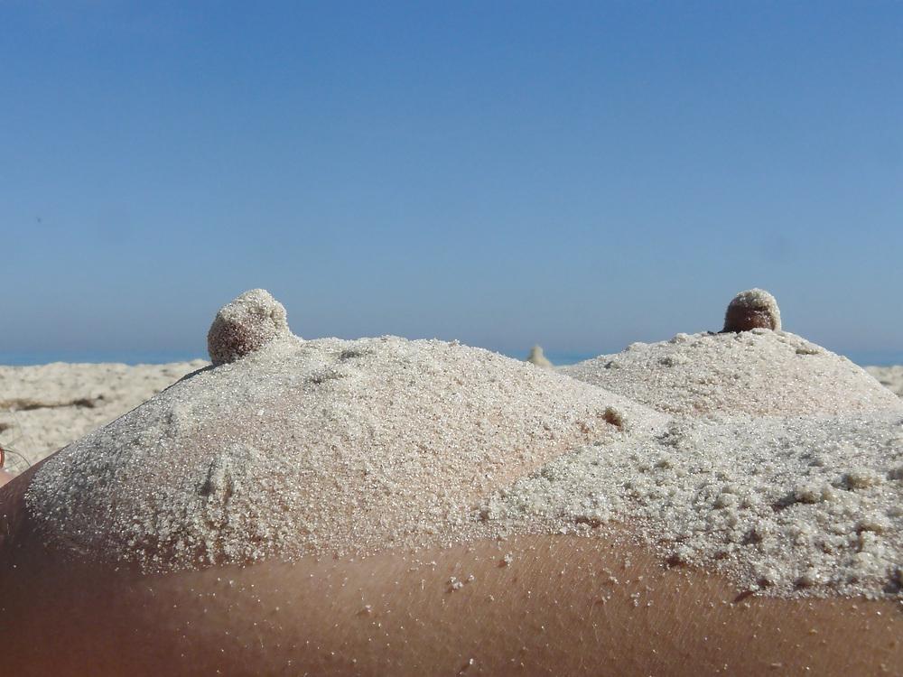 8P Beach girl
