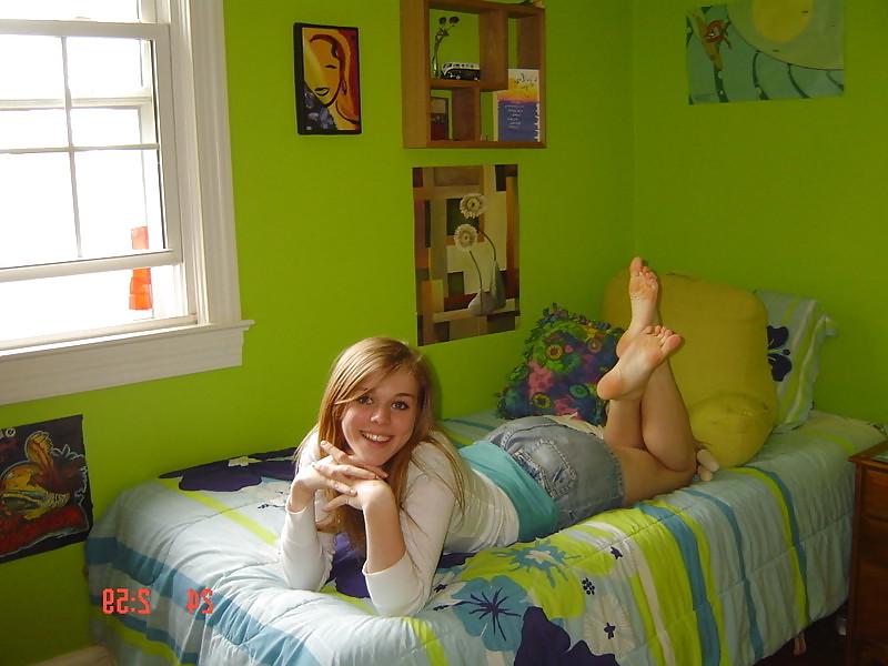 25P Wtf Sexy Teenie Feet reloaded v3.5