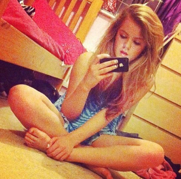 25P Wtf Sexy Teenie Feet reloaded v3.5