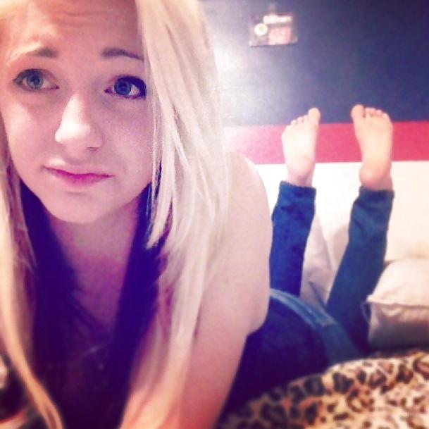 25P Wtf Sexy Teenie Feet reloaded v3.5