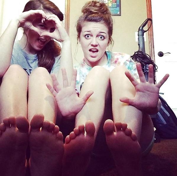 25P Wtf Sexy Teenie Feet reloaded v3.5