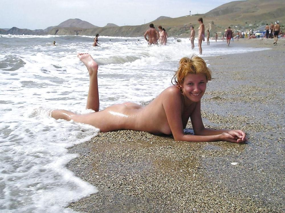25P Horny Beach Day