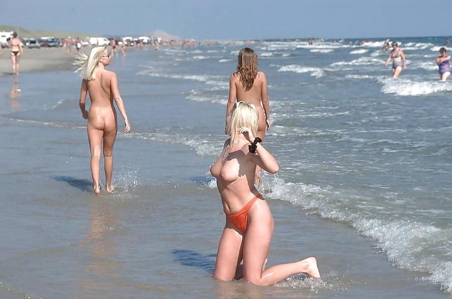 25P Horny Beach Day